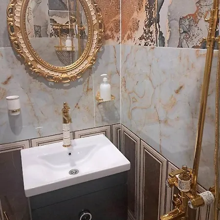 Апартаменти Vip Antique A1 *