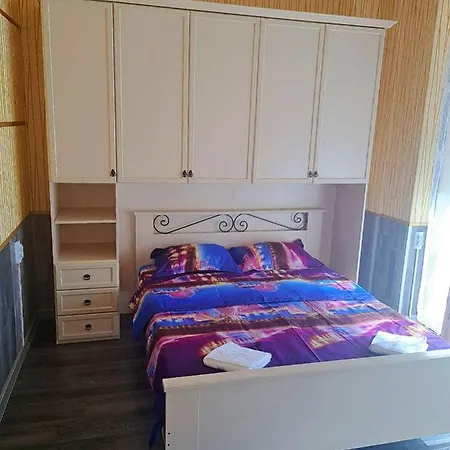 Vip Antique A1 Апартаменти
