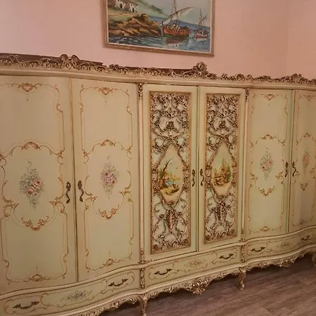 Апартаменти Vip Antique A1 *