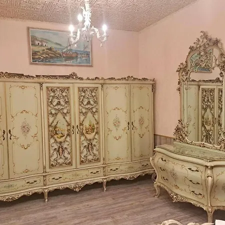 Vip Antique A1 Апартаменти *