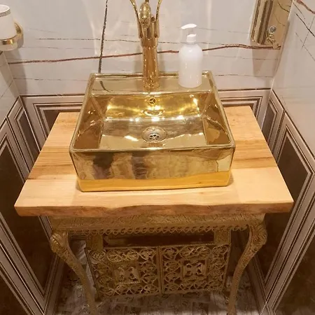 Апартаменти Vip Antique A1