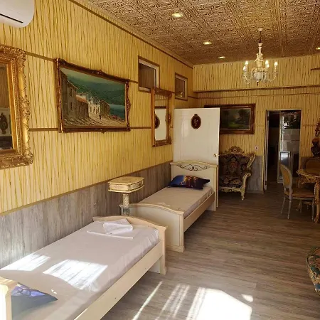 Апартаменти Vip Antique A1